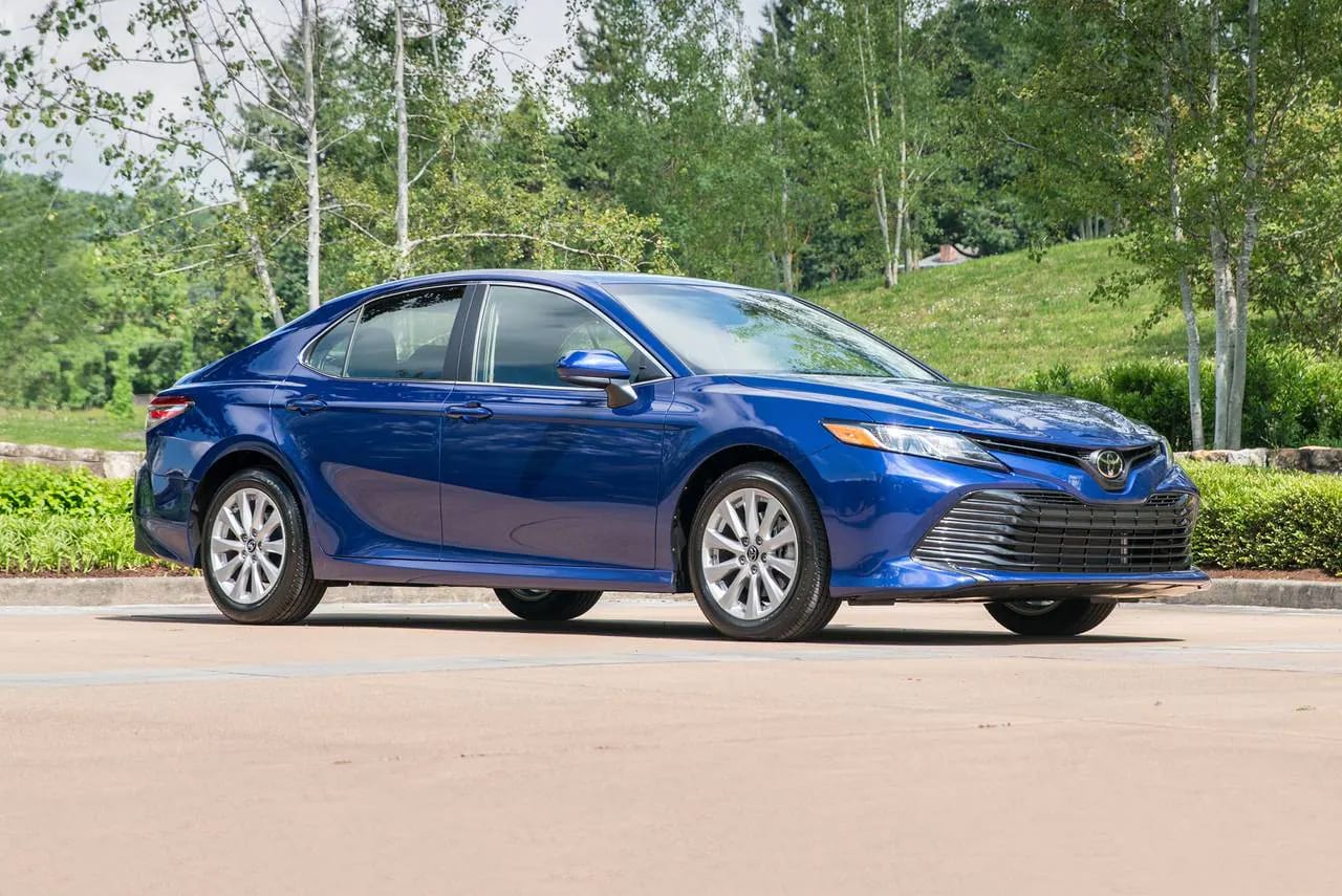 Toyota Camry 2021 — фото 3