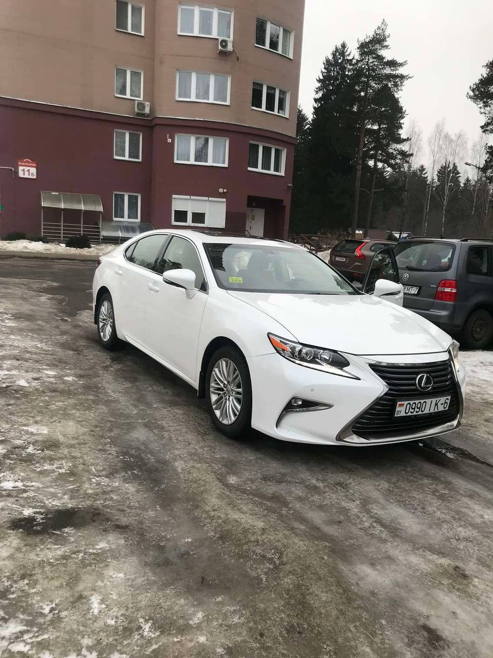Lexus ES200 2015 года в аренду в Минске
