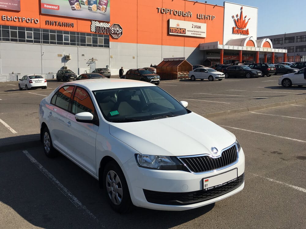 Skoda Rapid (белый) 2018 года в аренду в Минске
