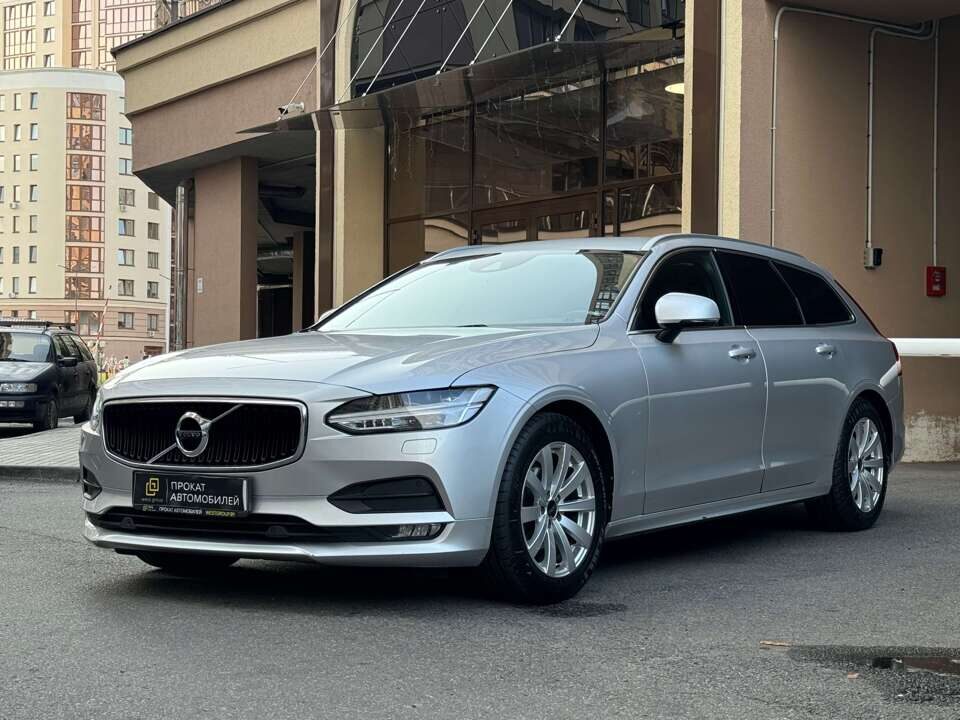 Volvo V90 D4
