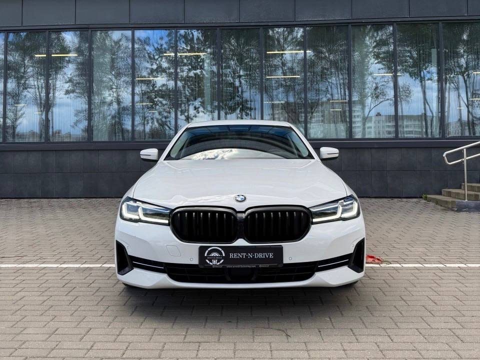 BMW G30 2020 — фото 2