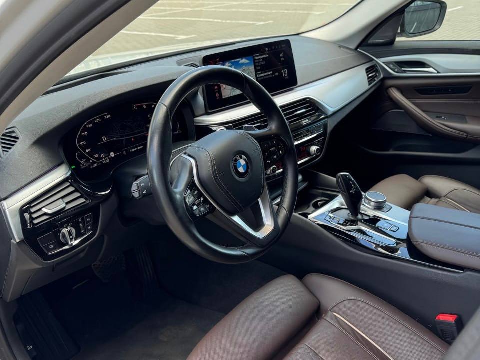 BMW G30 2020 — фото 3