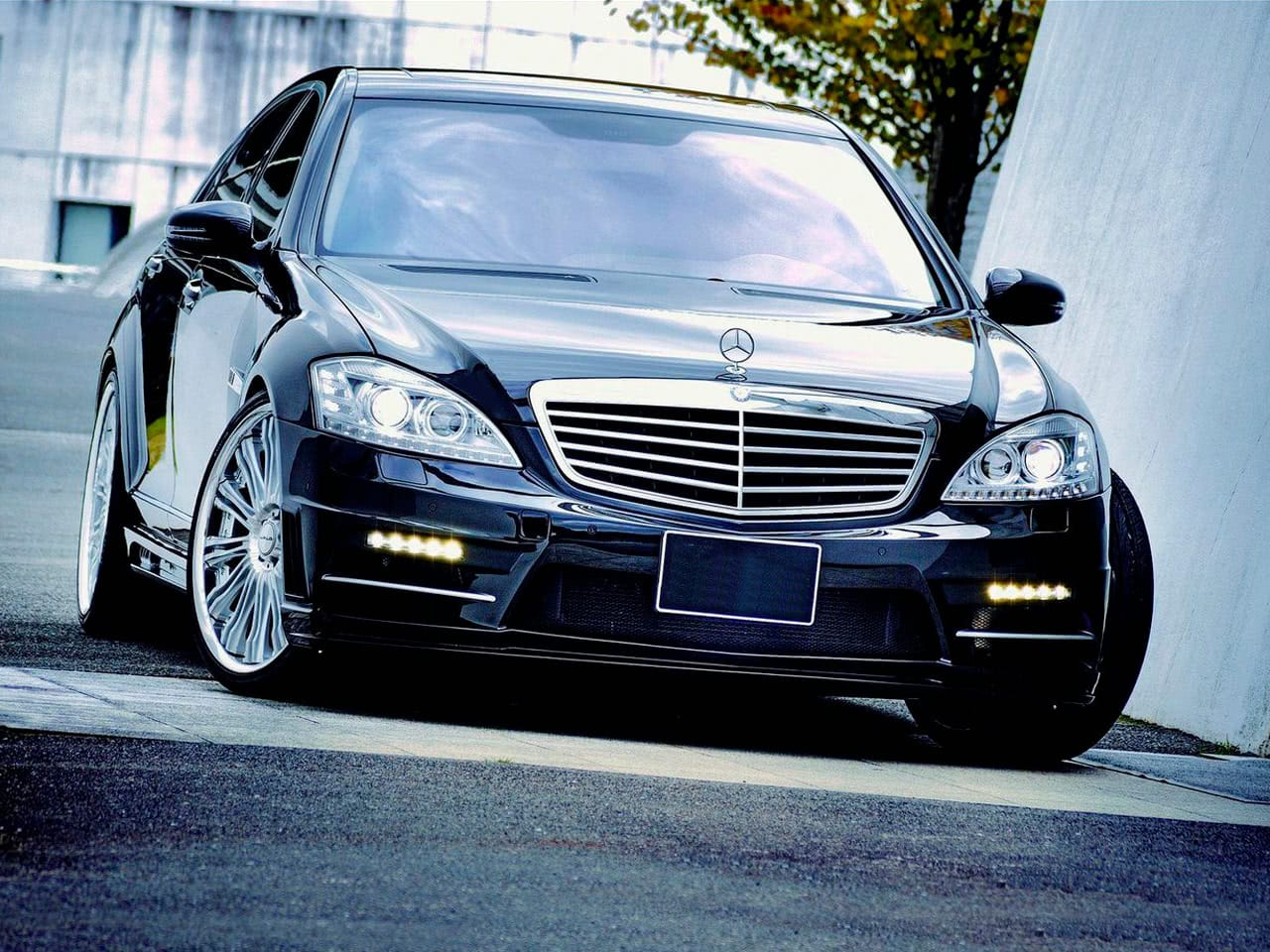 Mercedes-Benz S-Class W221