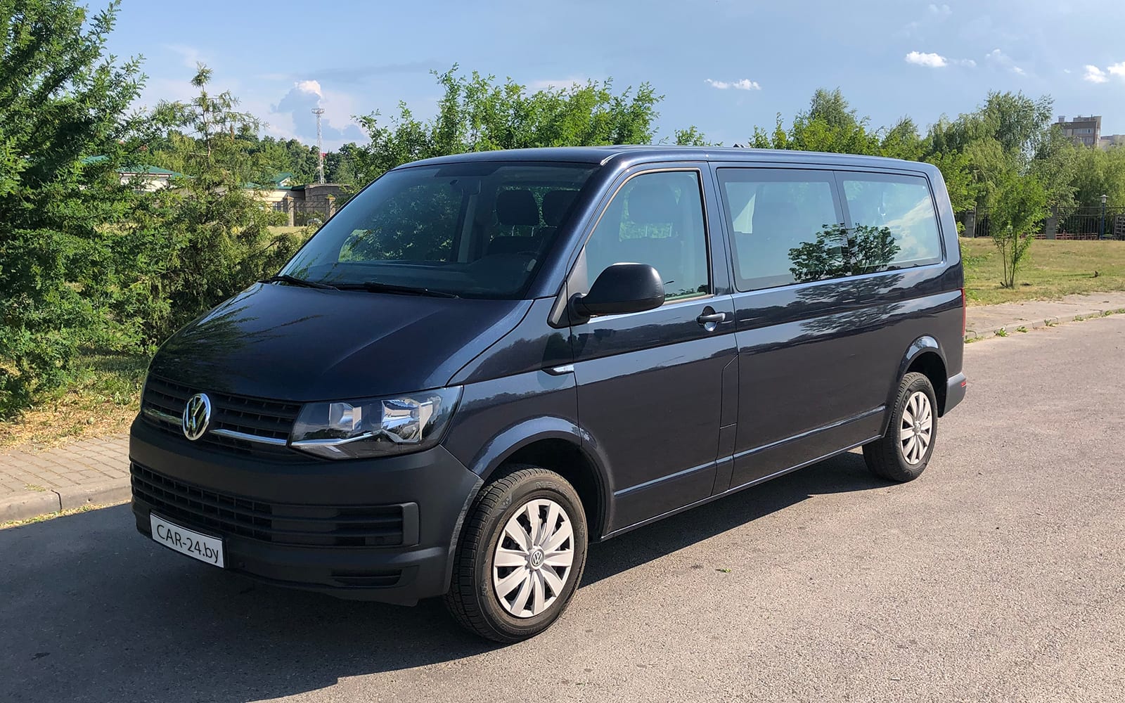 Volkswagen Caravelle 2019 года в аренду в Гродно