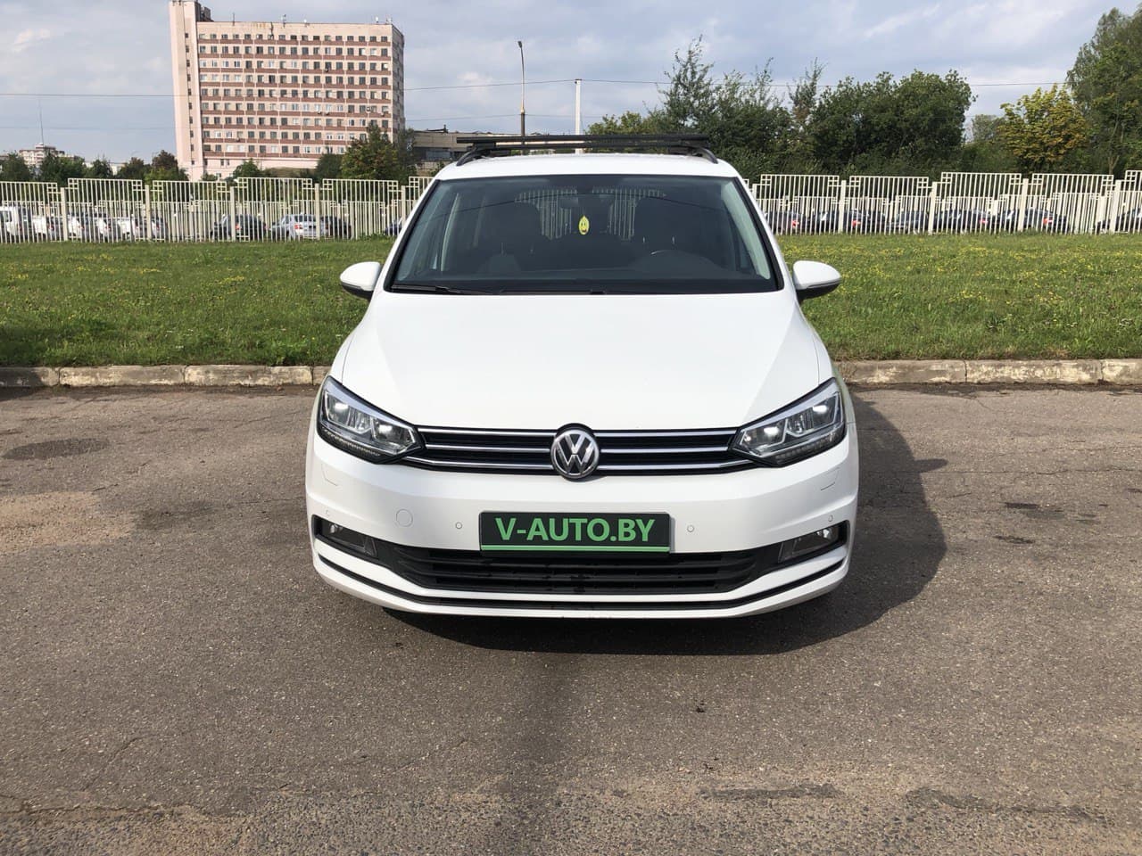 Volkswagen Touran 2017 — фото 3