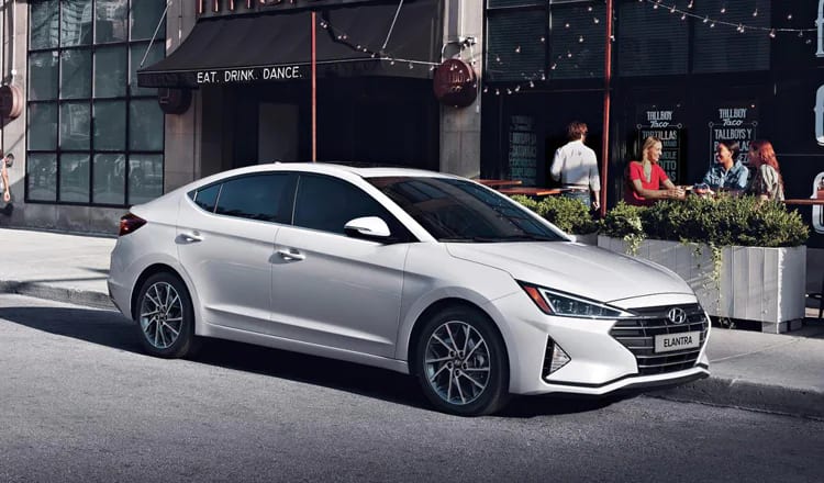 Hyundai Elantra AT