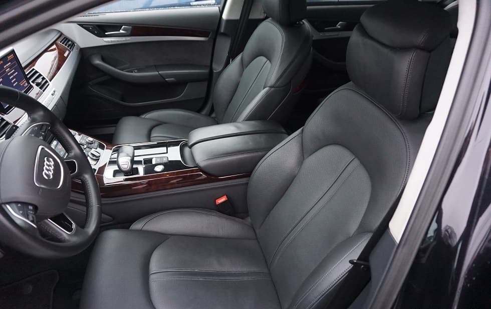 Audi A8 2013 — аренда от 260 Br/сутки