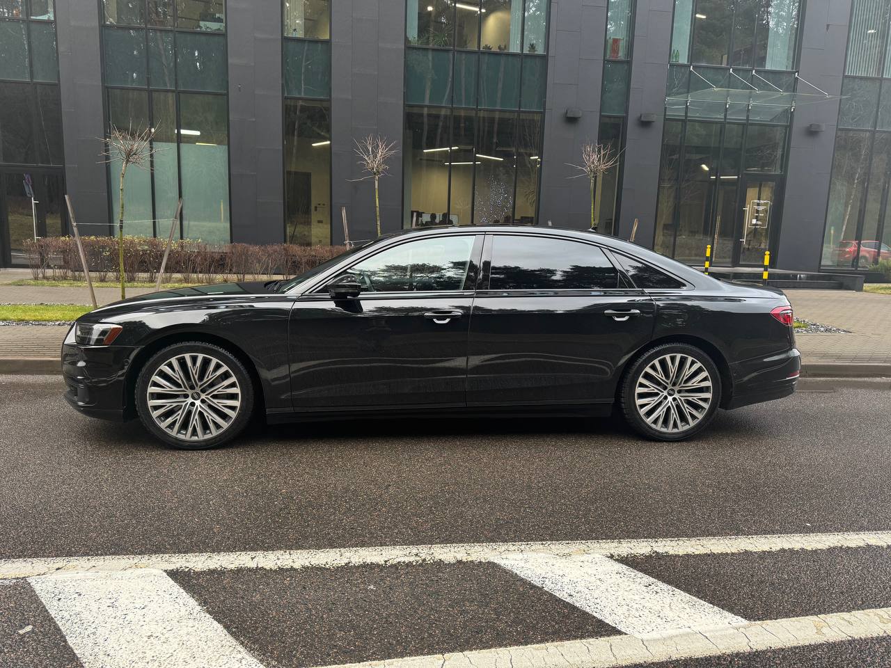 Audi A8 в аренду в Минске