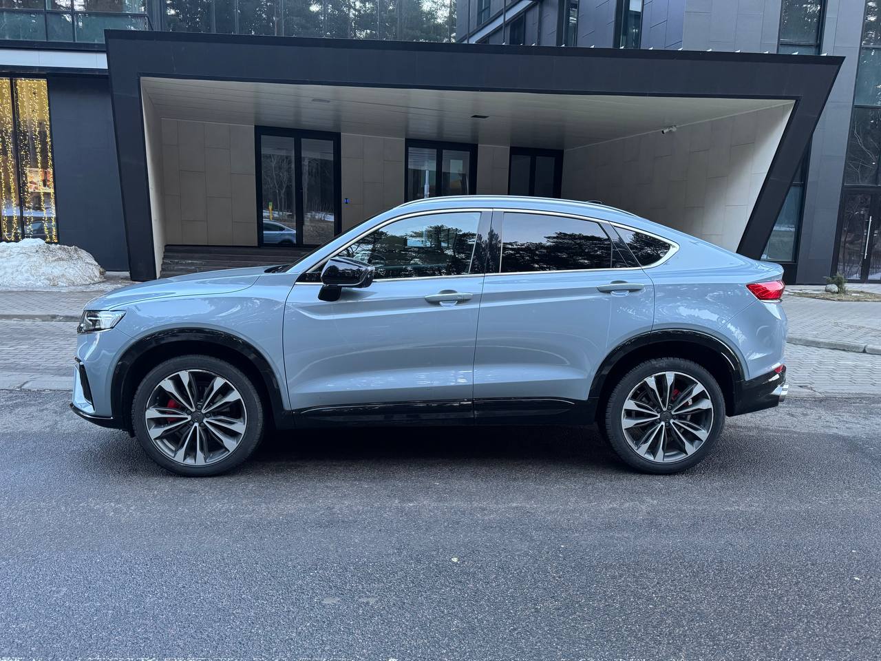 Geely Tugella 2023 — аренда от 330 Br/сутки