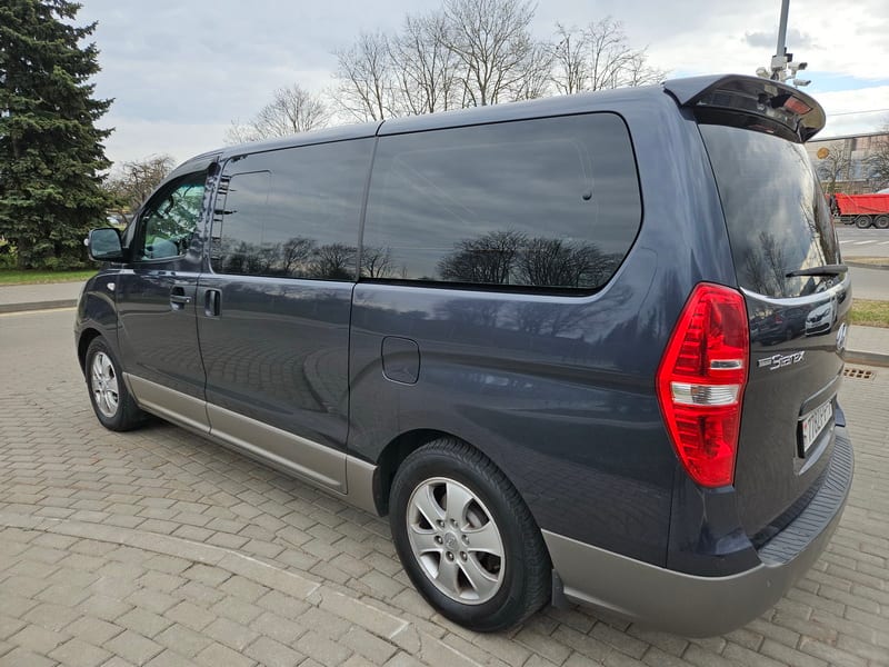Hyundai Grand Starex 8 seat Automat 2017 — фото 2