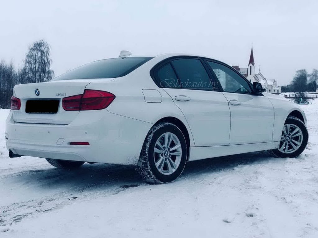 BMW 3-Series F30 318i 2017 — фото 3