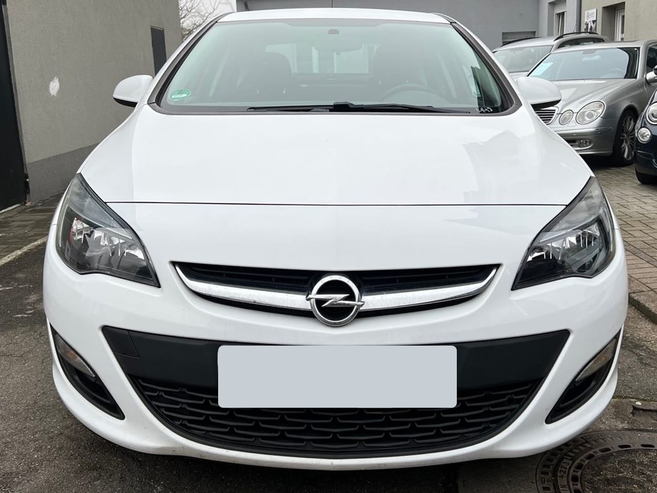 Opel Astra 2017 — аренда, от 110 Br/сутки