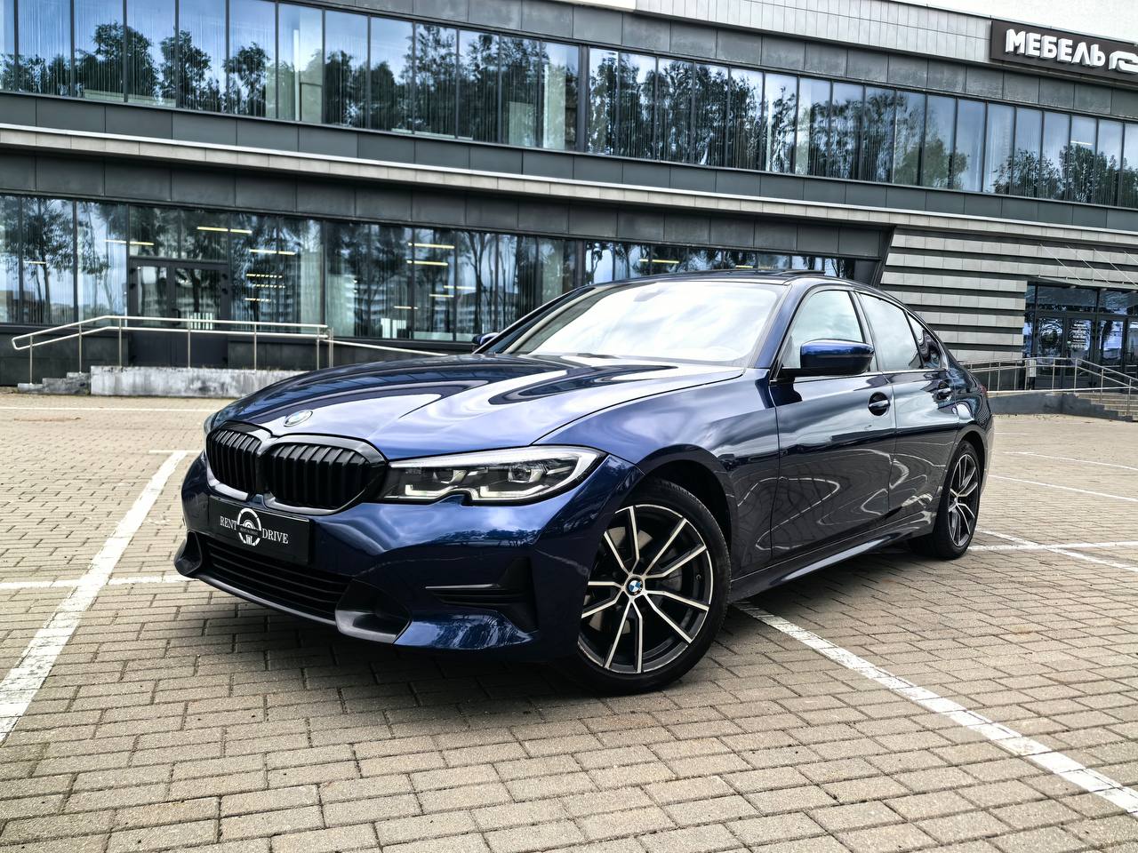 BMW 330i 2020 — аренда от 330 Br/сутки