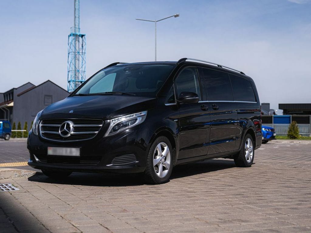 Mercedes-Benz V-Class 2018 — аренда, от 420 Br/сутки