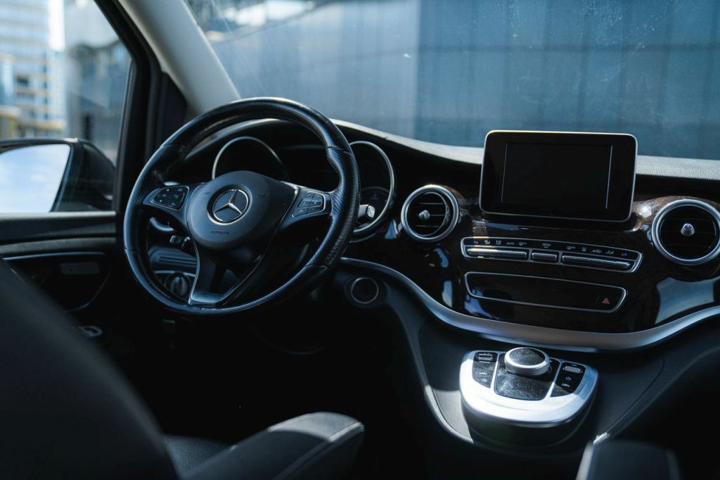 Mercedes-Benz V-Class 2018 — фото 4