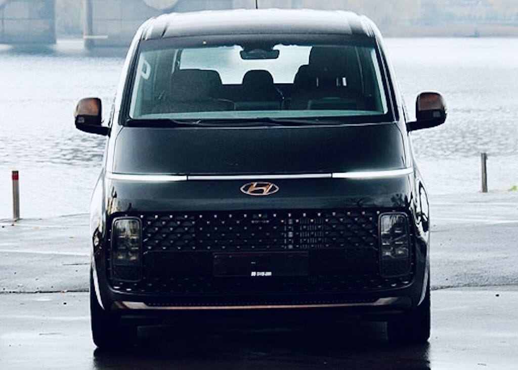 Hyundai Staria 2024 — аренда, от 530 Br/сутки