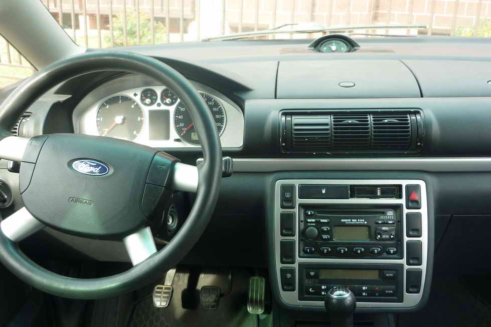 Ford Galaxy 2000 — фото 3