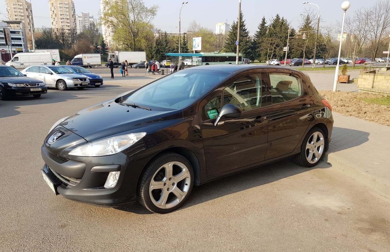 Peugeot 308 2010 — аренда от 70 Br/сутки