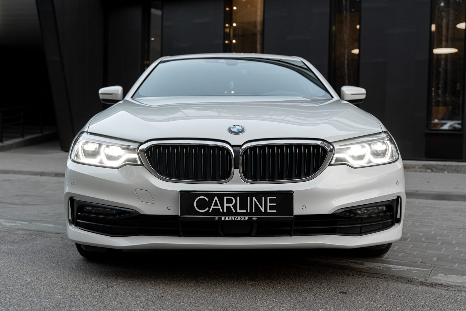 BMW 530e M-Perfomance 2020 — фото 4