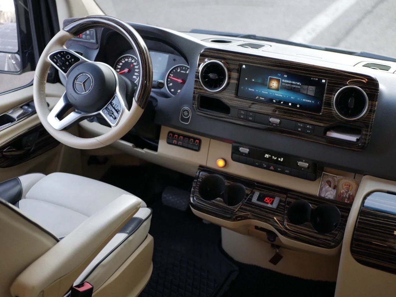 Mercedes-Benz Sprinter Black Touristik 2019 — фото 4
