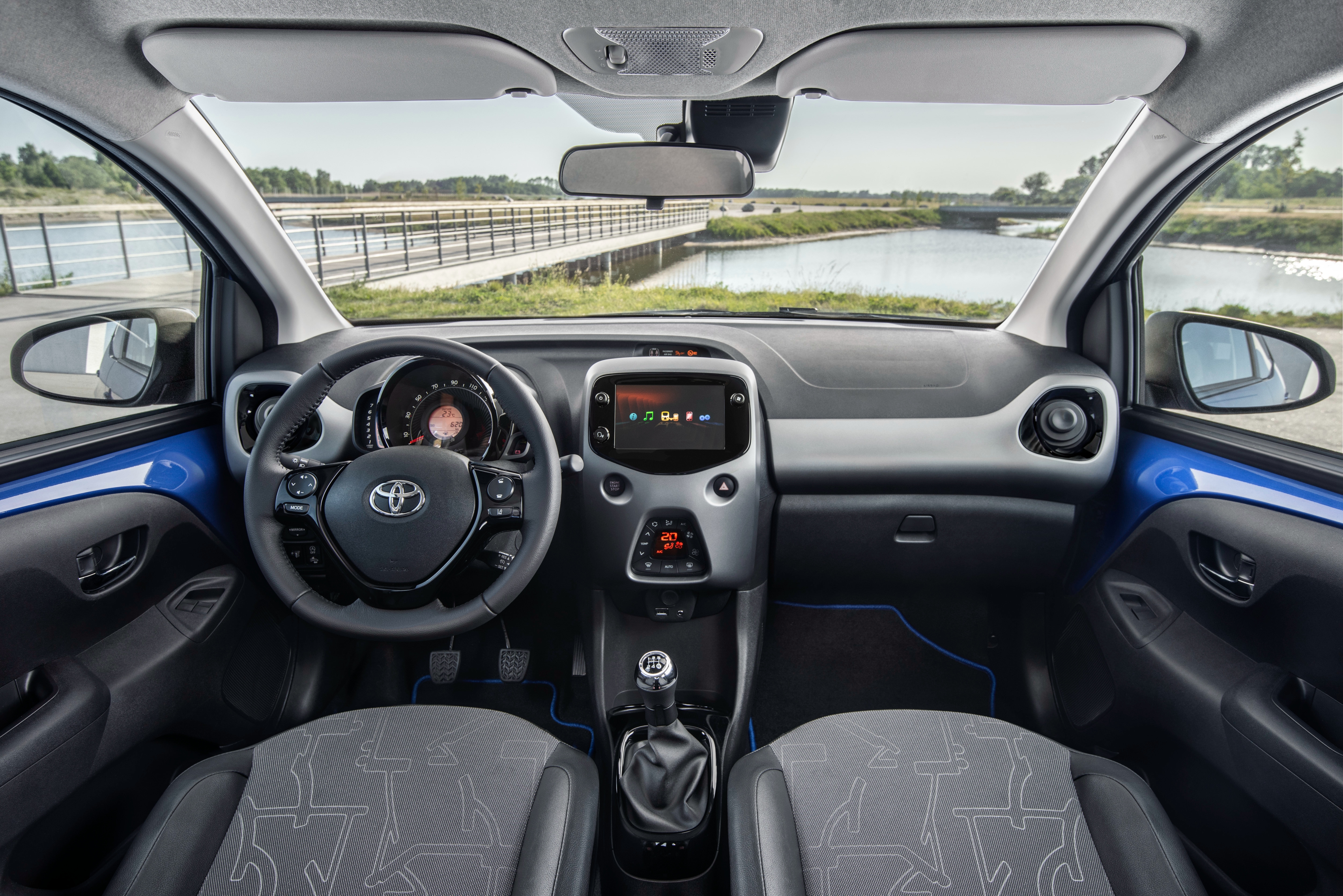 Toyota Aygo 2016 — фото 2