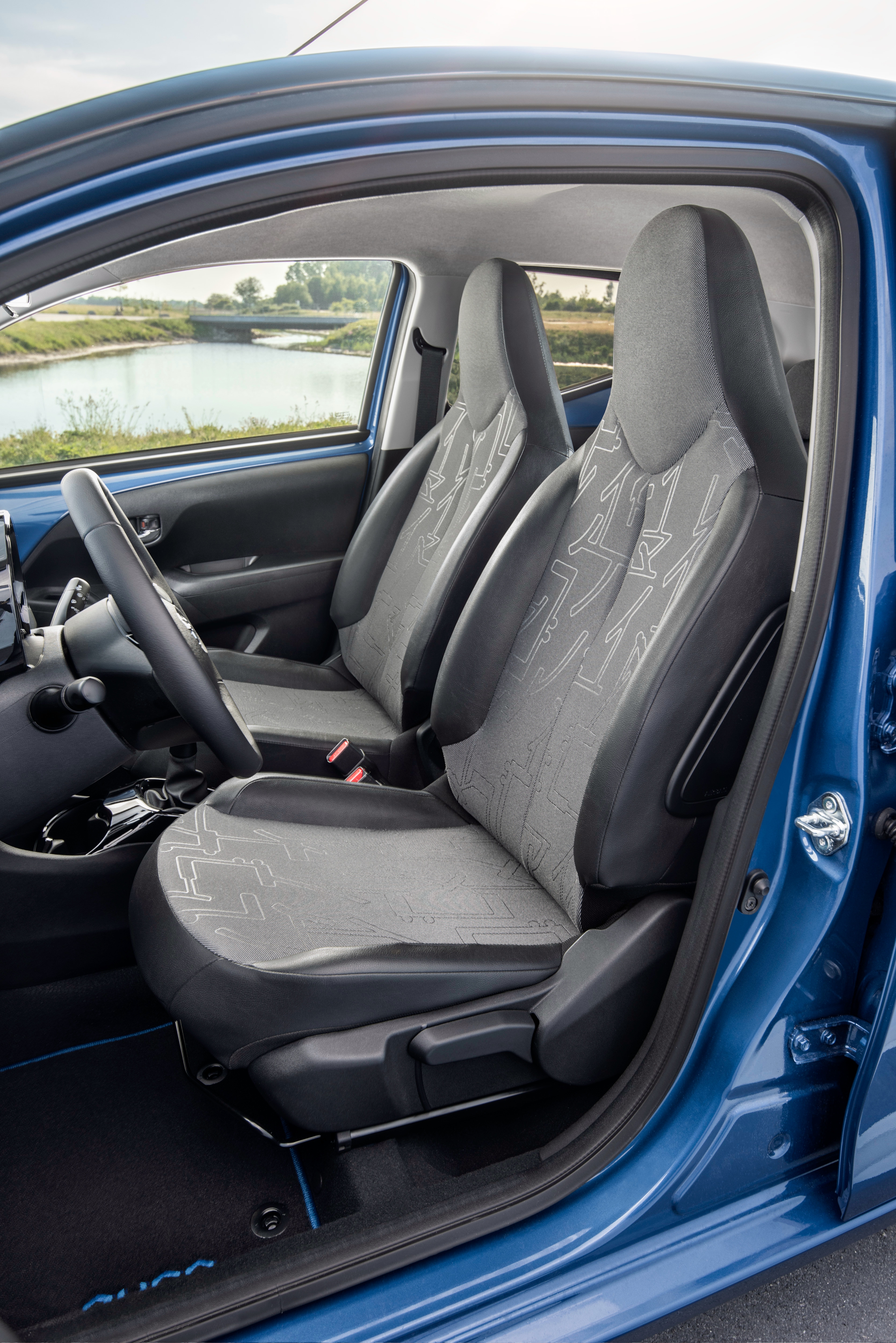 Toyota Aygo 2016 — фото 4