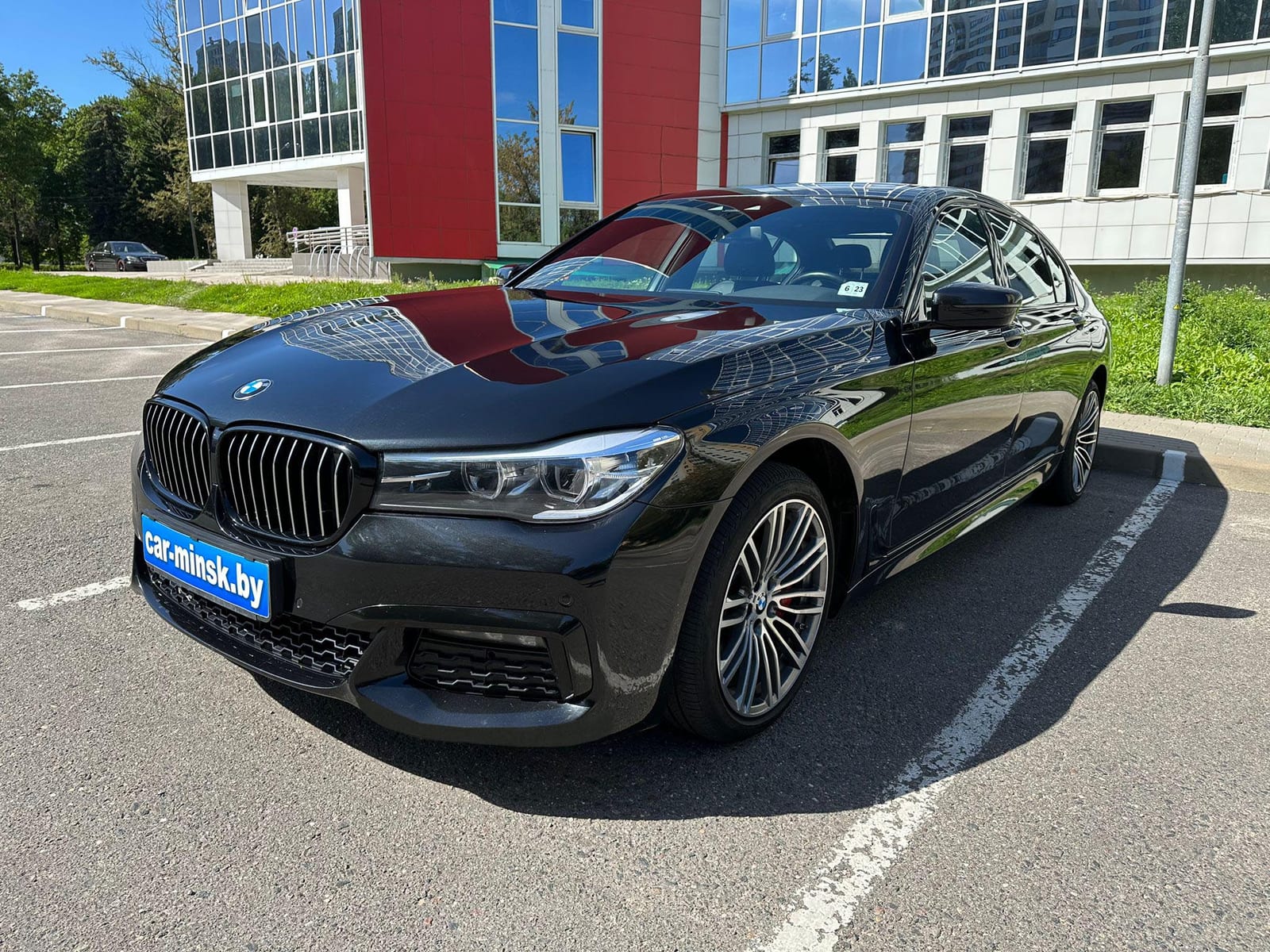 BMW 740i (G12) 2010 — фото 2