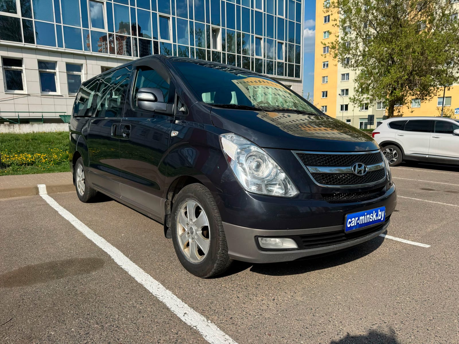 Hyundai Starex — аренда, от 317 Br/сутки