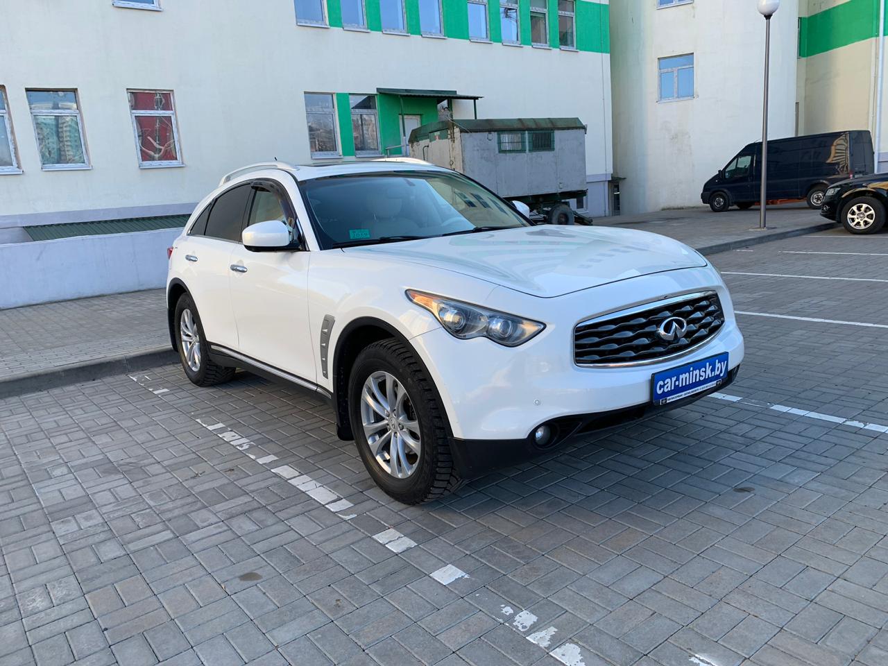 Infiniti FX 37 2011 — аренда от 289 Br/сутки