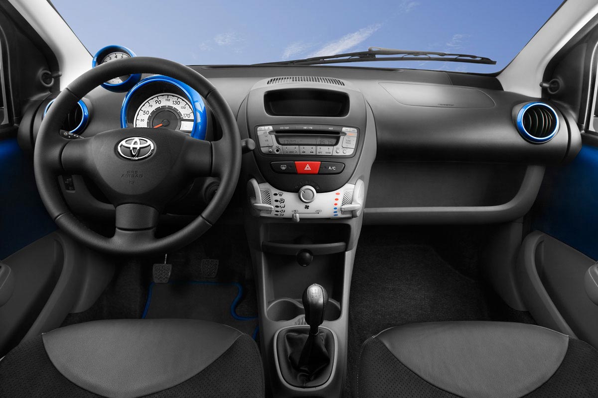 Toyota Aygo 2012 — фото 2
