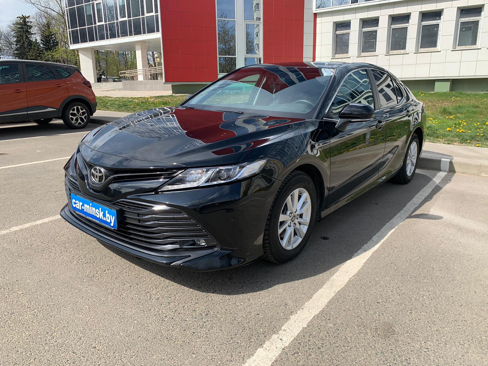 Toyota Camry 2019 — фото 2