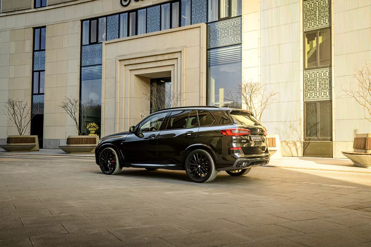 BMW X5 Black Edition 2023 — фото 4