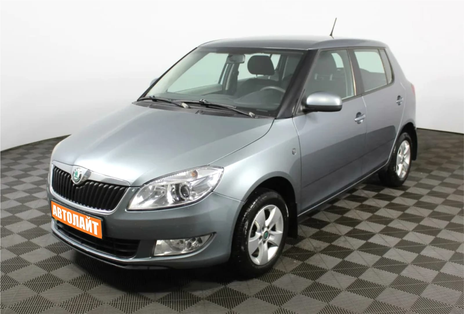 Skoda Fabia II 2012 — аренда от 65 Br/сутки