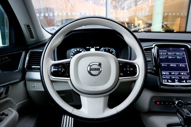 Volvo XC90 2018 — фото 3