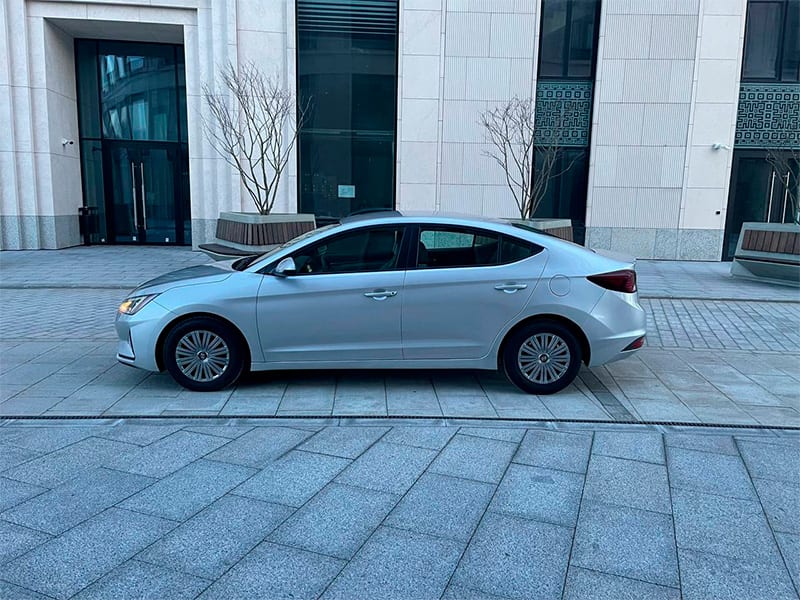 Hyundai Elantra 2019 — фото 4