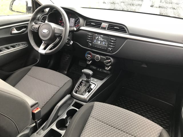 Kia Rio 2018 — фото 4