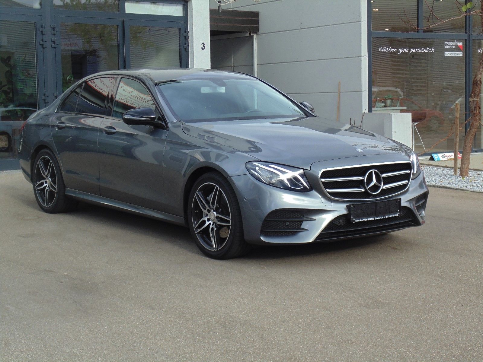 Mercedes-Benz E 220 AMG 2017 — фото 2
