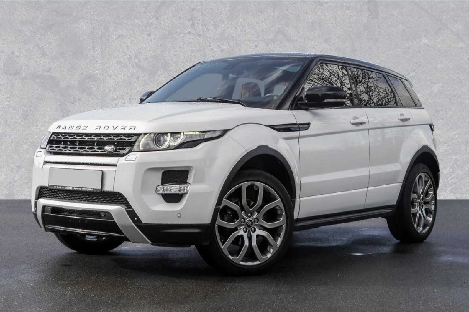Land Rover Range Rover Evoque 2014 — аренда от 231 Br/сутки