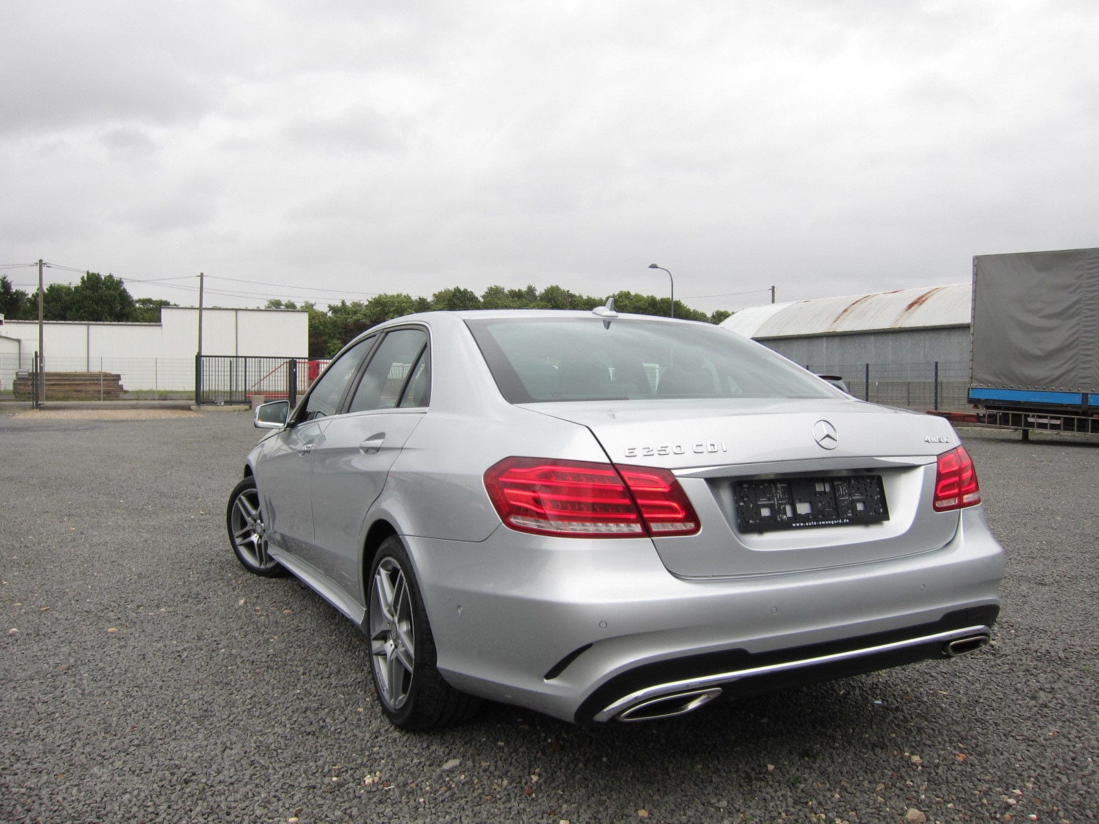 Mercedes-Benz E250 AMG — фото 2