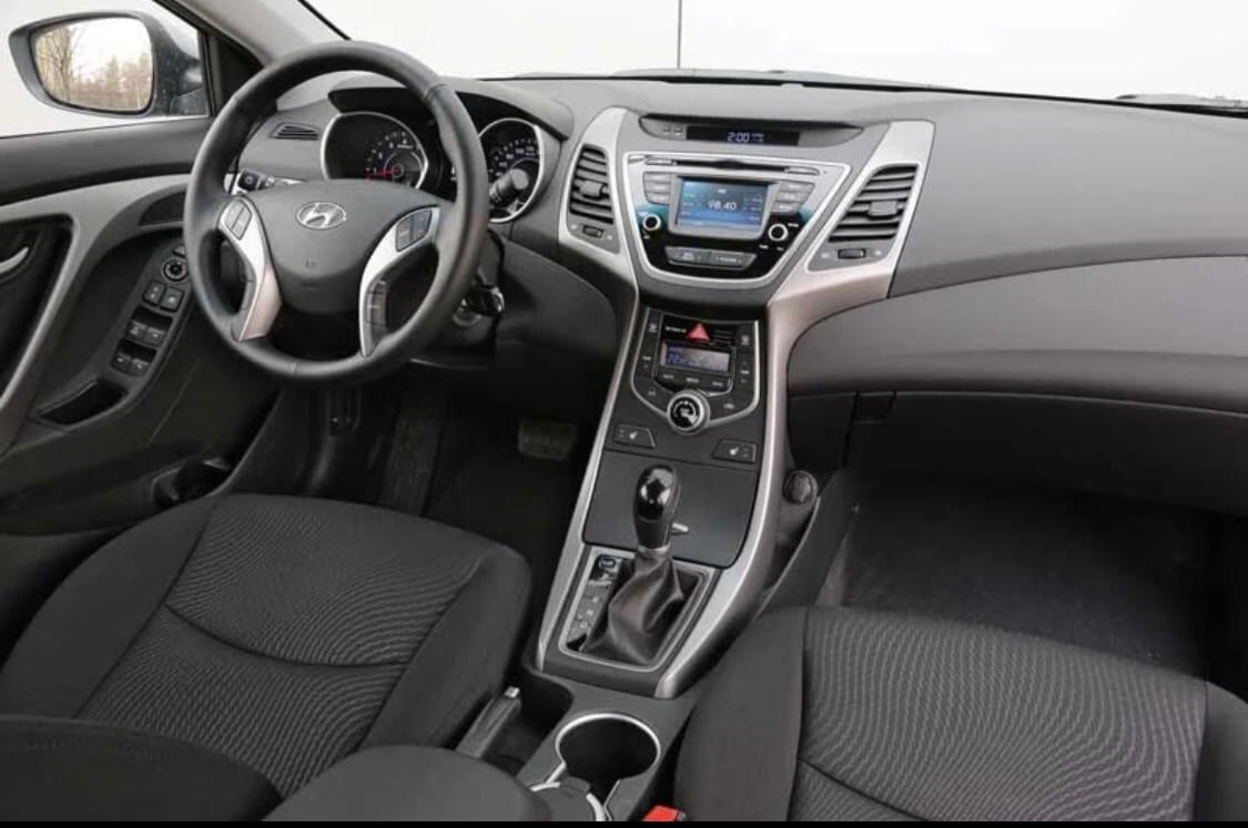 Hyundai ELANTRA 2016 — фото 3