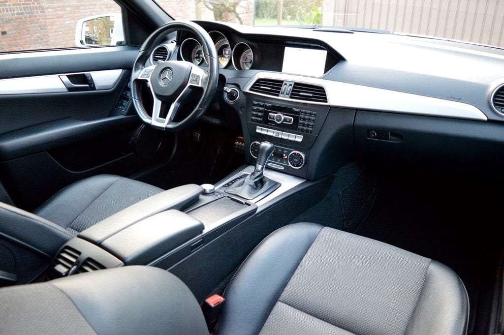 Mercedes-Benz C250 AMG 2012 — фото 4