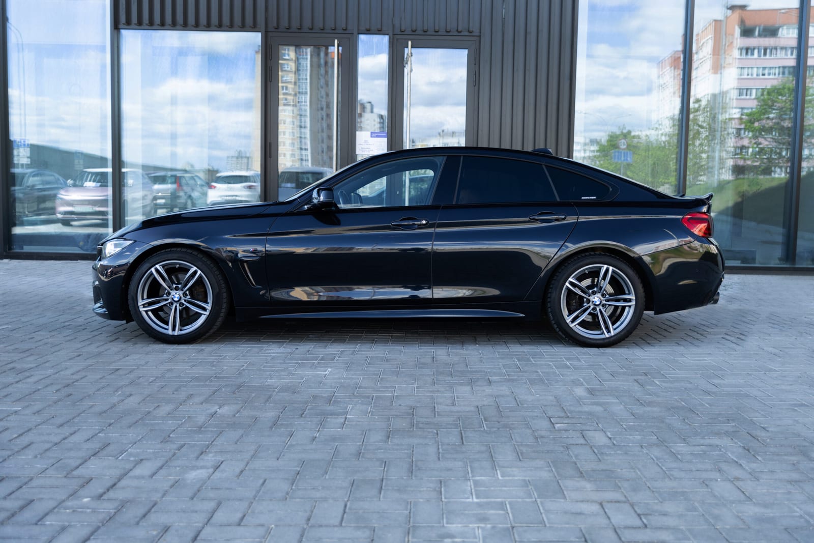 BMW 4 Series Gran Coupe M Package 2017 — фото 3