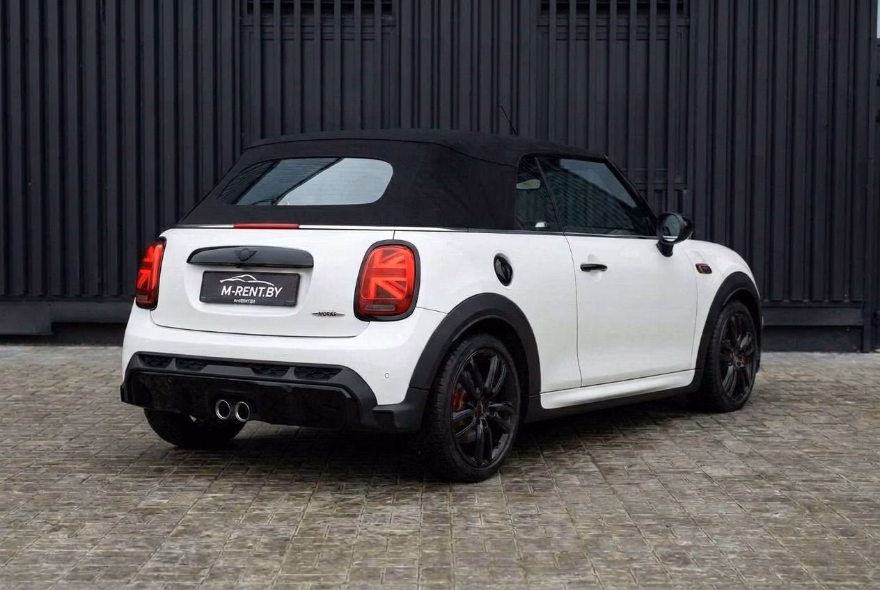 MINI Cooper JCW Cabrio 2023 — фото 2