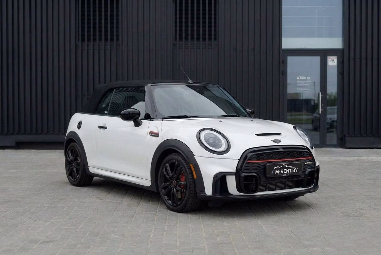 MINI Cooper JCW Cabrio 2023 — фото 3