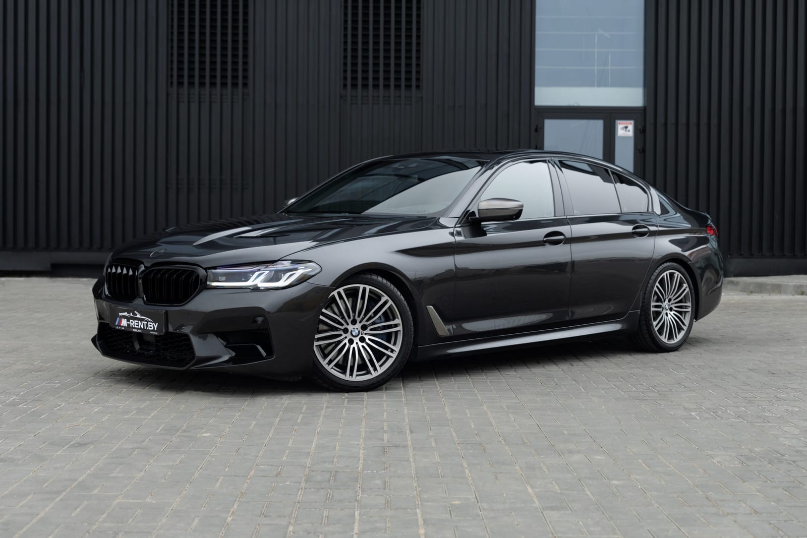 BMW M550 xDrive 2020 — аренда от 1070 Br/сутки