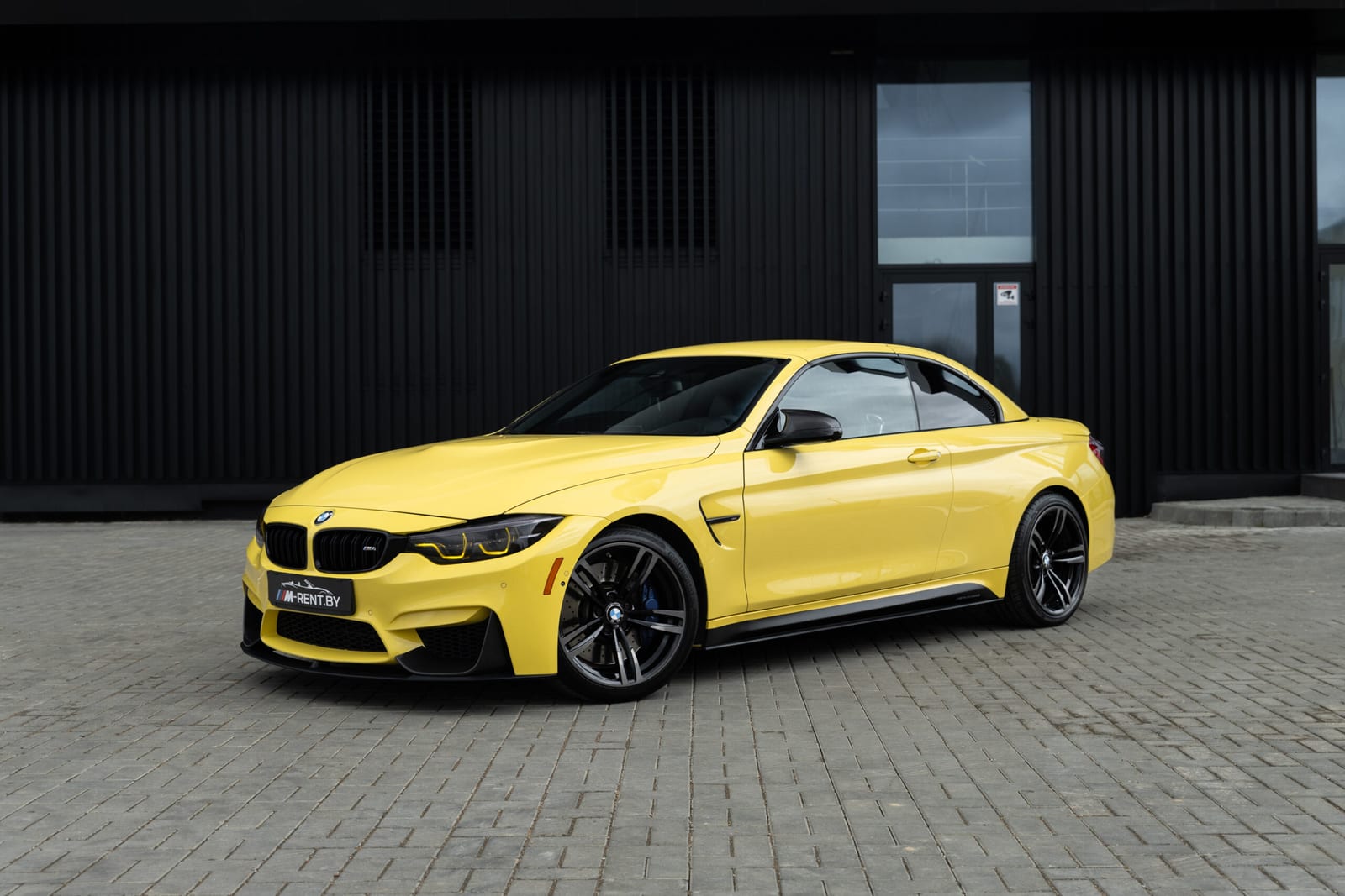 BMW M4 Cabrio 2018 — аренда от 1420 Br/сутки