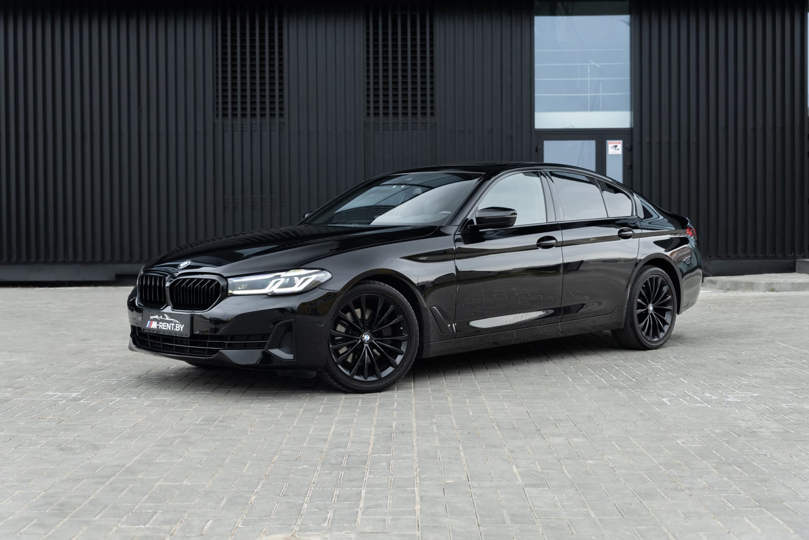 BMW 5 Series 530i xDrive 2021 — аренда от 560 Br/сутки