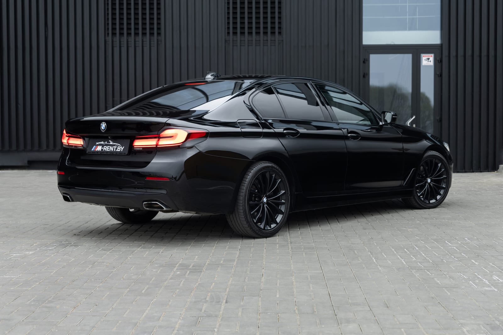 BMW 5 Series 530i xDrive 2021 — фото 2