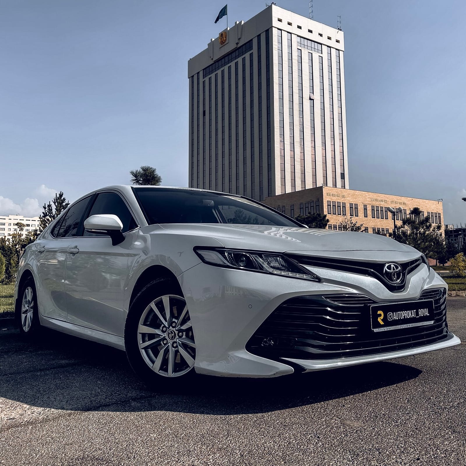 Toyota Camry 2018 — фото 2