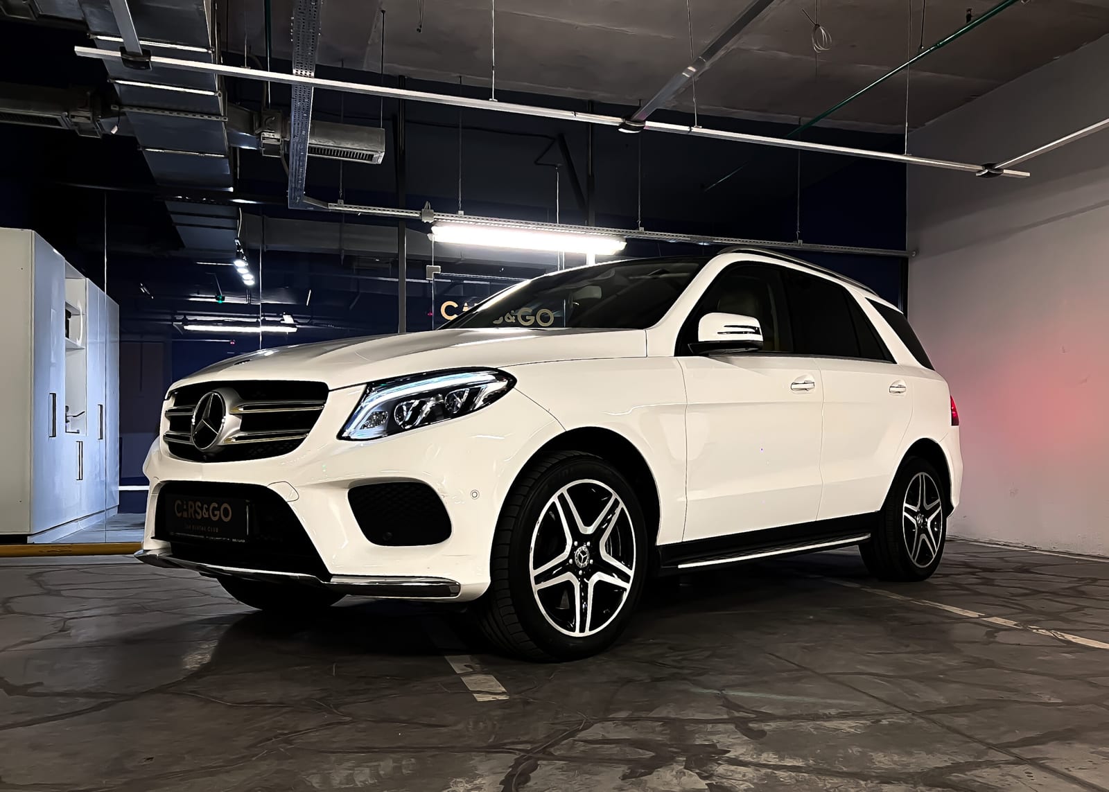 Mercedes-Benz GLE 2017 — аренда от 90000 Br/сутки